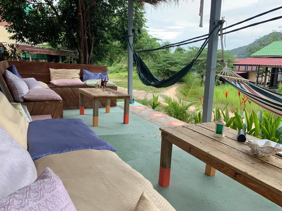 Dahlia Guesthouse ロンサレム島 エクステリア 写真