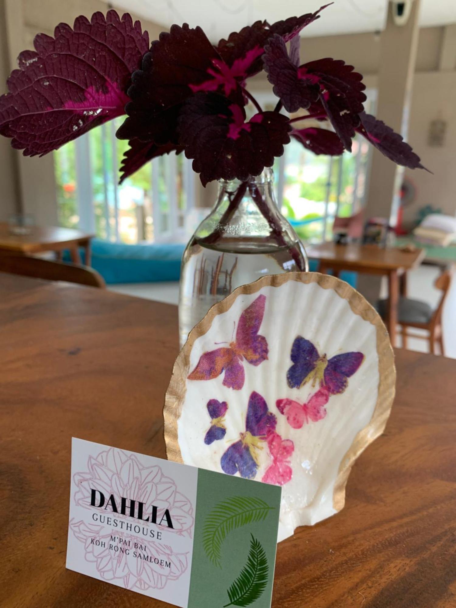 Dahlia Guesthouse ロンサレム島 エクステリア 写真