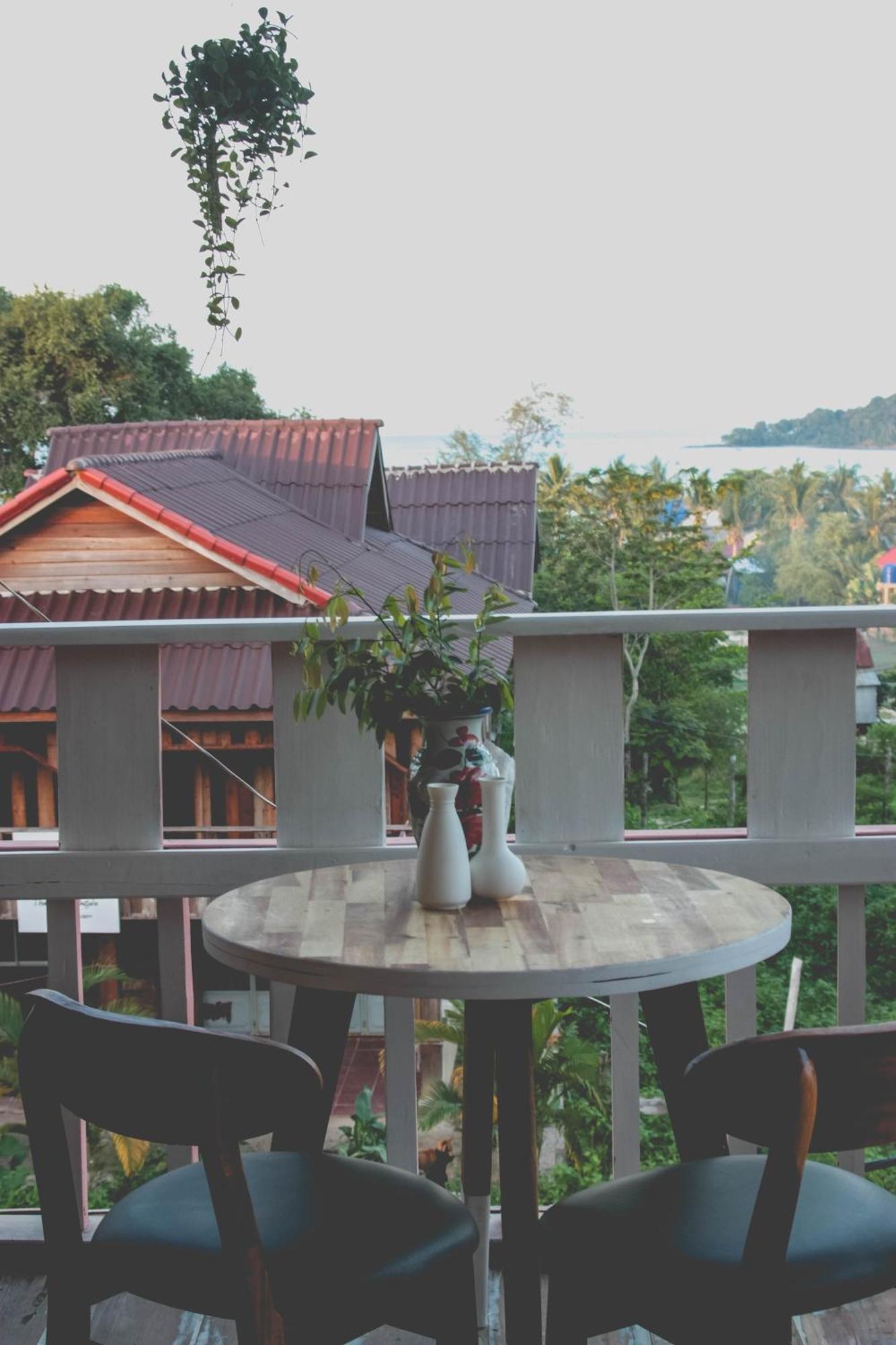 Dahlia Guesthouse ロンサレム島 エクステリア 写真